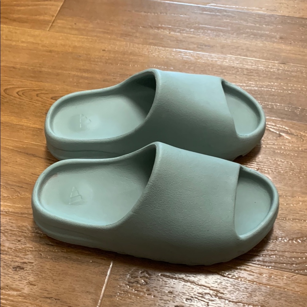 Yeezy Slide Slippers
